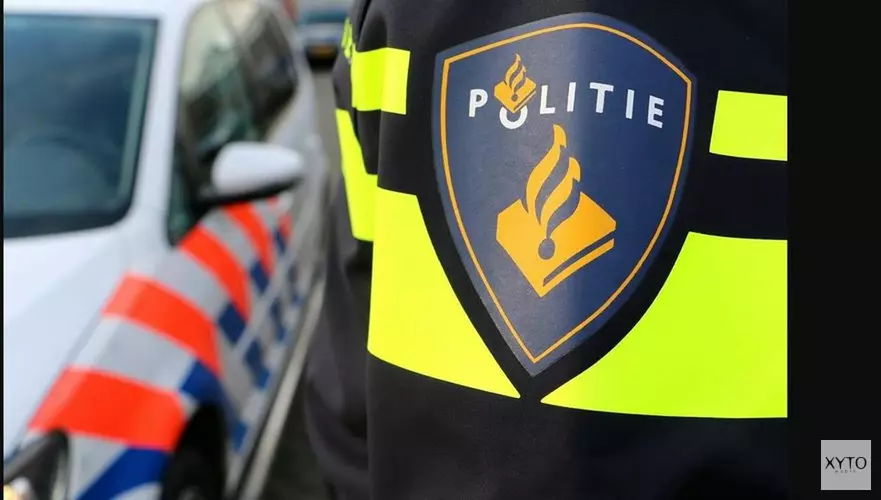 Politie houdt verkeerscontroles op Lindengracht in Opmeer