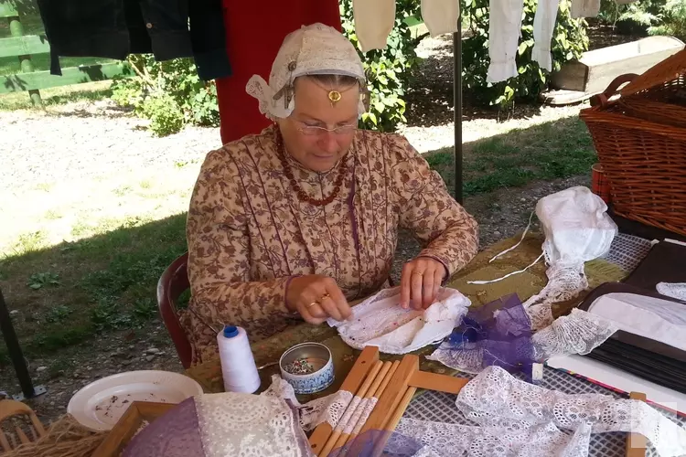 Textieldag op 4 augustus in Museumboerderij West-Frisia te hoogwoud