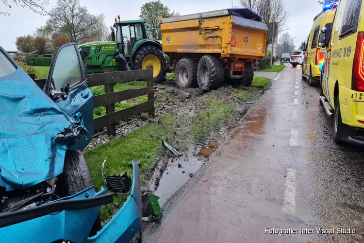 Gewonde bij botsing tussen tractor en auto in Spanbroek